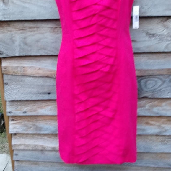 NWT🆕 New Directions Dress Sleeveless Pleated Criss Cross Front Pink Size 8 NWT - Picture 4 of 12